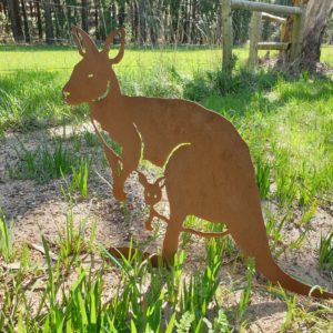 Large kangaroo garden stake, Corten steel kangaroo sculpture, rusted kangaroo garden art, handmade kangaroo decor, outdoor kangaroo sculpture.